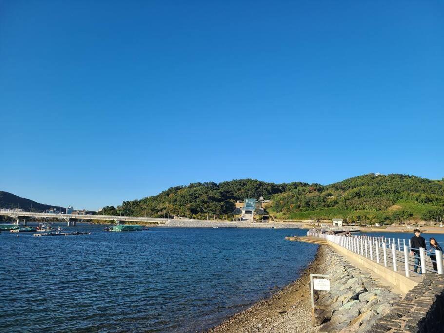 The Castle Ocean Marina Double Suite Yeosu Exterior photo